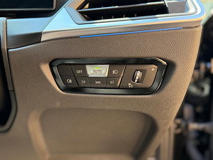 BMW 3 Series thumbnail