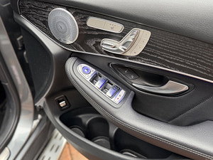 Mercedes-Benz GLC thumbnail