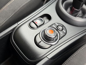 MINI Countryman thumbnail
