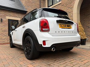 MINI Countryman thumbnail