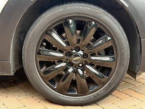 MINI Countryman thumbnail