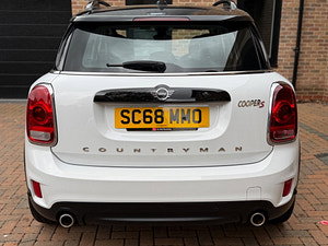 MINI Countryman thumbnail