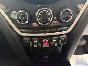 MINI Countryman thumbnail