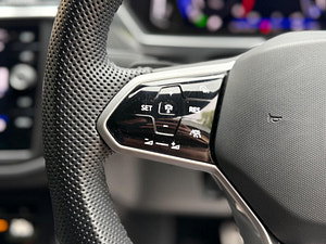 Volkswagen Tiguan thumbnail
