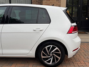 Volkswagen Golf thumbnail