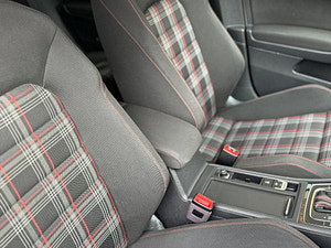 Volkswagen Golf thumbnail
