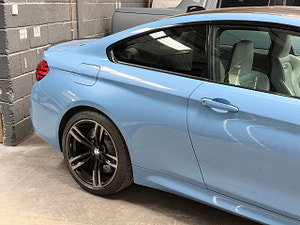 BMW M4 thumbnail