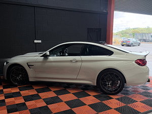 BMW M4 thumbnail