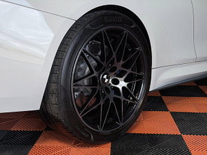 BMW M4 thumbnail
