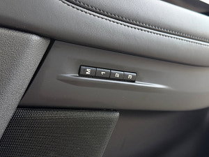 Land Rover Range Rover Evoque thumbnail