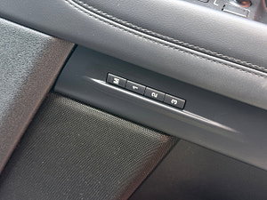 Land Rover Range Rover Evoque thumbnail