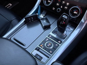 Land Rover Range Rover Sport thumbnail
