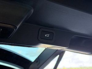 Land Rover Range Rover Sport thumbnail