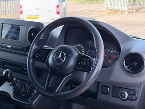 Mercedes-Benz Sprinter thumbnail