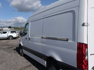 Mercedes-Benz Sprinter thumbnail