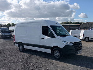 Mercedes-Benz Sprinter thumbnail