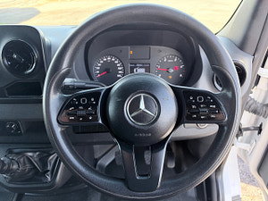 Mercedes-Benz Sprinter thumbnail