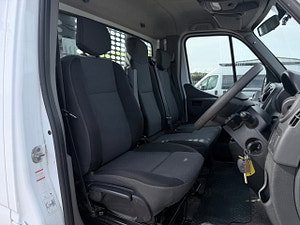 Nissan NV400 thumbnail