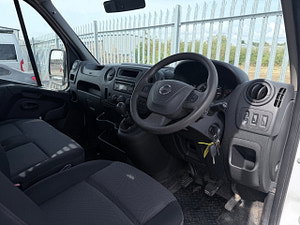 Nissan NV400 thumbnail