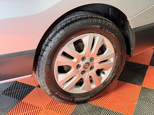 Renault Trafic thumbnail