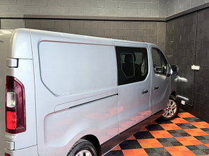 Renault Trafic thumbnail
