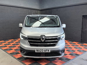 Renault Trafic thumbnail