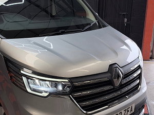 Renault Trafic thumbnail