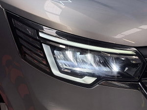 Renault Trafic thumbnail