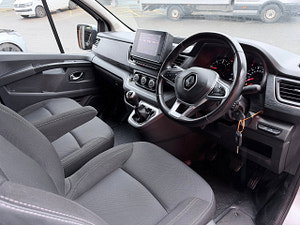Renault Trafic thumbnail