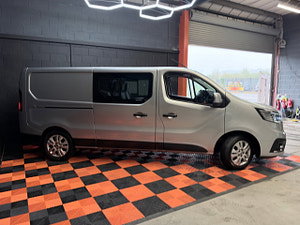 Renault Trafic thumbnail