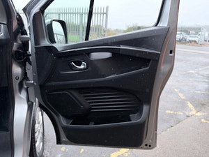 Renault Trafic thumbnail