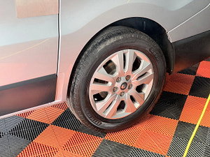 Renault Trafic thumbnail