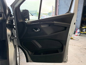 Renault Trafic thumbnail
