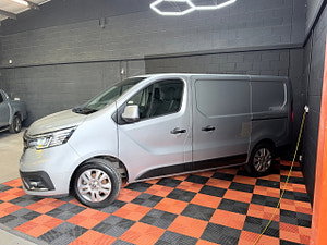 Renault Trafic thumbnail