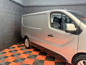 Renault Trafic thumbnail