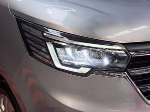 Renault Trafic thumbnail