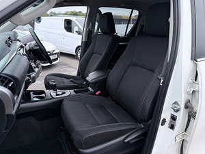 Toyota Hilux thumbnail