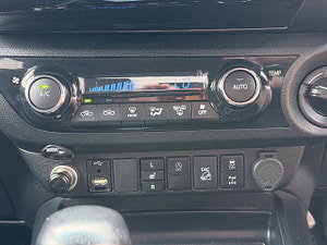 Toyota Hilux thumbnail