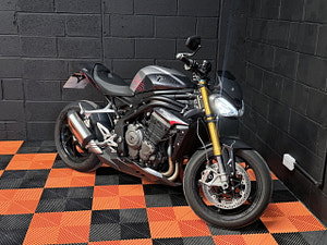 Triumph Speed Triple 1200 thumbnail