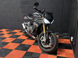 Triumph Speed Triple 1200 thumbnail