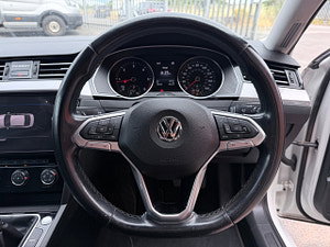 Volkswagen Passat thumbnail