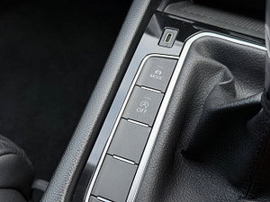 Volkswagen Passat thumbnail