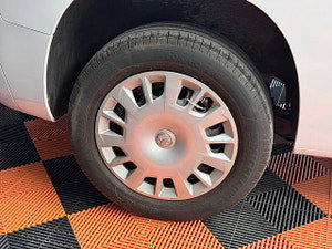 Vauxhall Combo thumbnail