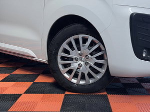 Vauxhall Vivaro thumbnail