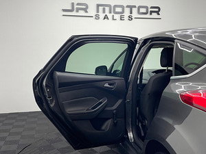 Ford Focus thumbnail