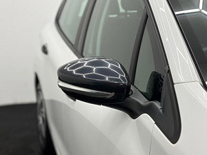 Peugeot 208 thumbnail