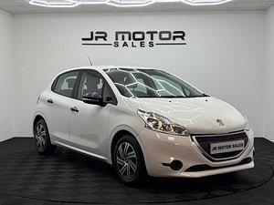 Peugeot 208 thumbnail