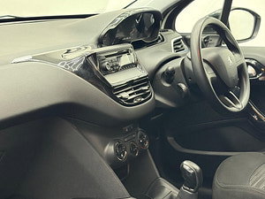 Peugeot 208 thumbnail