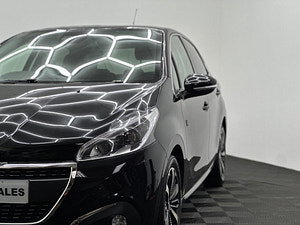 Peugeot 208 thumbnail