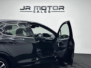 Peugeot 208 thumbnail